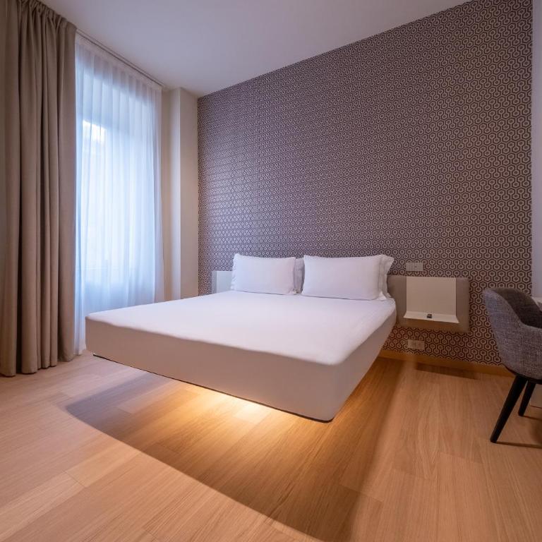 Oriana Homèl Milano - Deluxe Suite with Balcony - 1