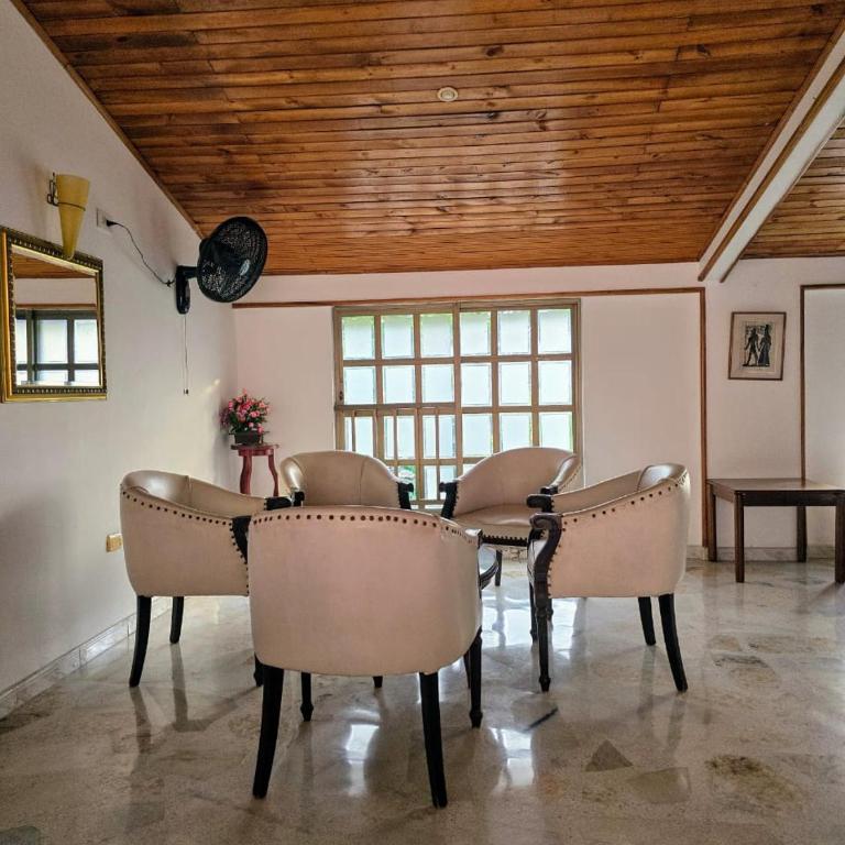 Villa Ceci - Piscina Privada 24 horas - Three-Bedroom House - 13