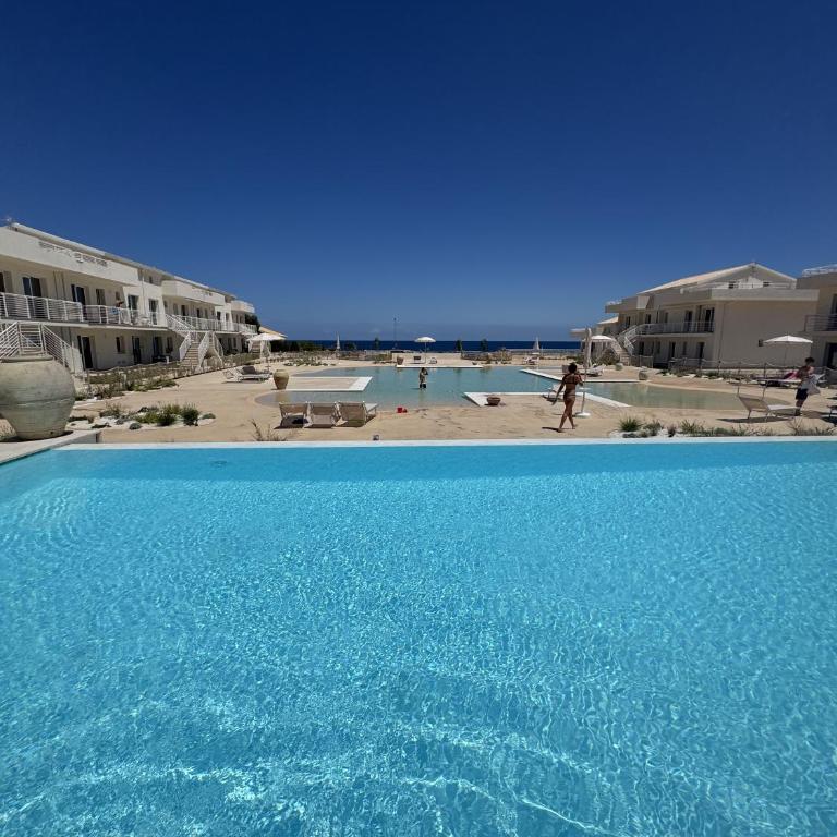MarzaGem - Marzamemi Casa Nuova Con Piscine - Casa con 1 Camera da Letto - 83