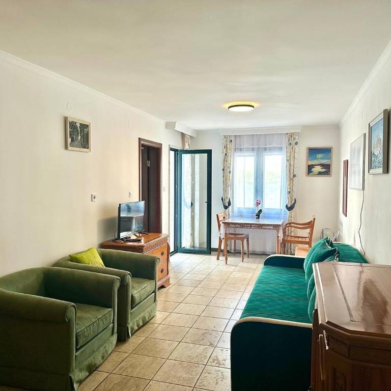 Apart-hotel Villa Lav with Private Beach - Apartment with Sea View - 5