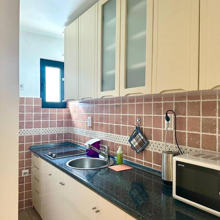 Apart-hotel Villa Lav with Private Beach - Apartment with Sea View - 3