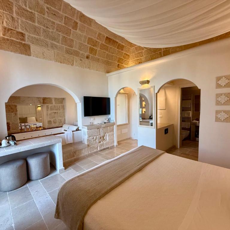 Vittorio Emanuele Charming Suites - Camera Queen con Vasca Idromassaggio - 5