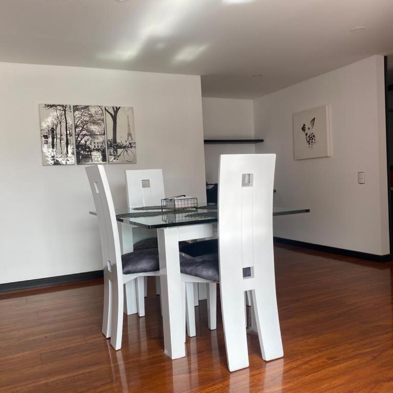 Cozy Bogota apartment 15 min from Airport - Apartamento de 3 dormitorios - 12