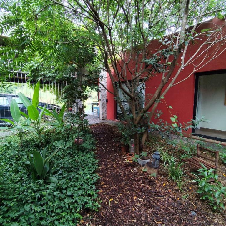 Casaquinta City Bell zona rural - Casa de 4 dormitorios - 3