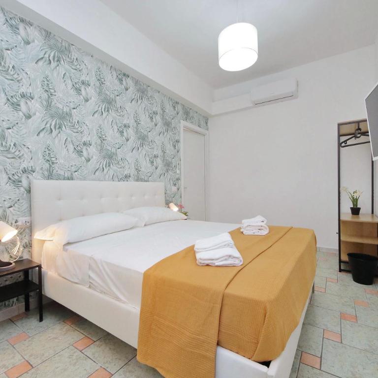 Domus Sinuessa - Camera Matrimoniale con Bagno Privato Esterno - 12