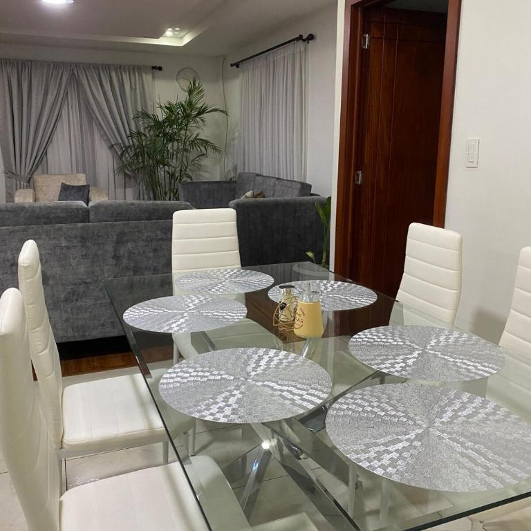 Amazing apartment, great location NEW - Three-Bedroom Apartment - 2