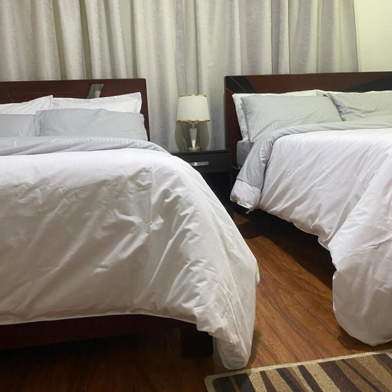 Amazing apartment, great location NEW - Three-Bedroom Apartment - 12