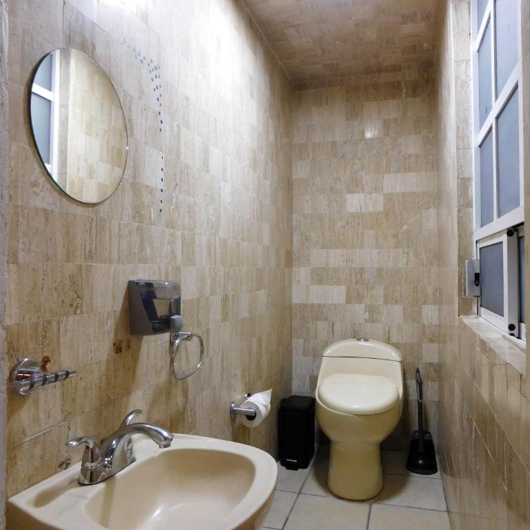 Hospedaje GNP & Autódromo - Two-Bedroom House - 4