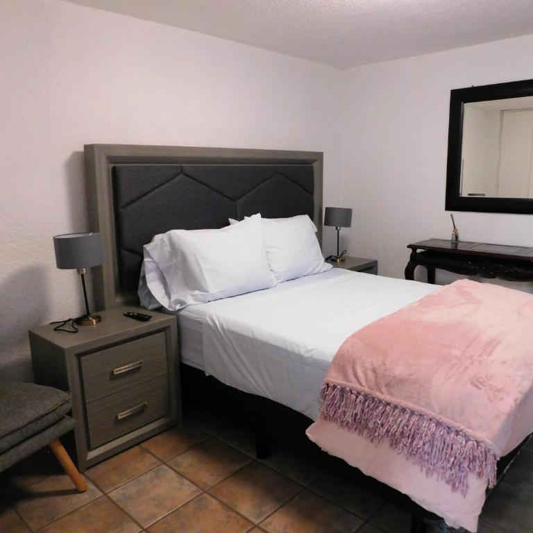 Hospedaje GNP & Autódromo - Two-Bedroom House - 5