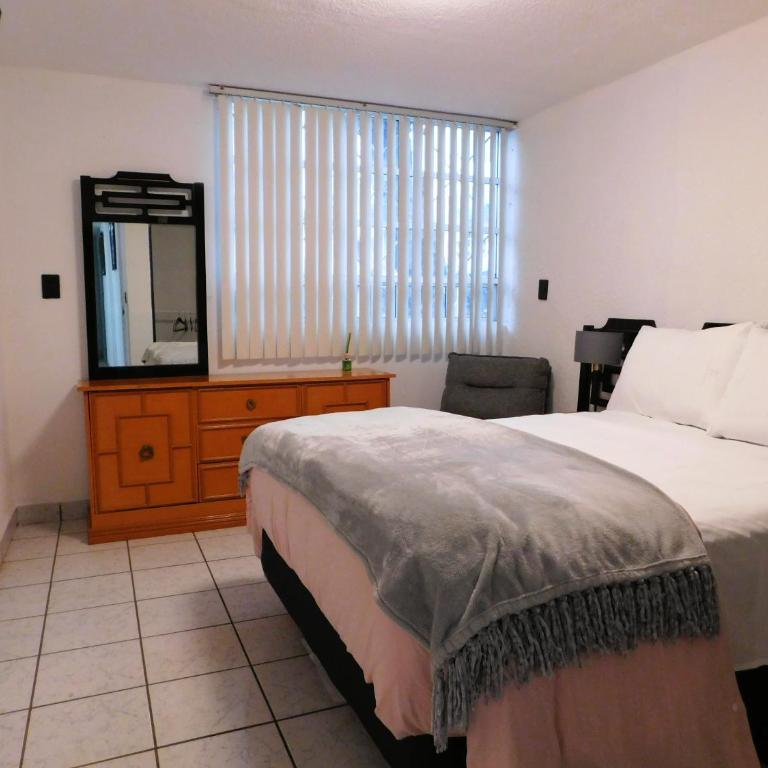 Hospedaje GNP & Autódromo - Two-Bedroom House - 11