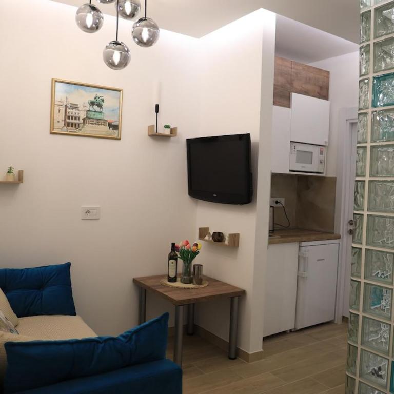 Point Apartman - One-Bedroom Apartment - 2