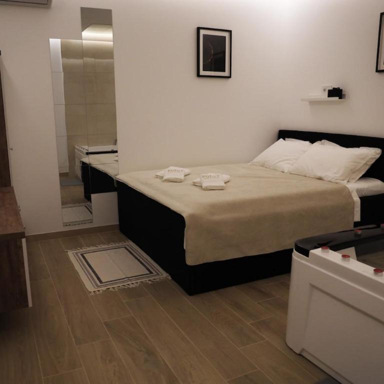 Point Apartman - One-Bedroom Apartment - 1