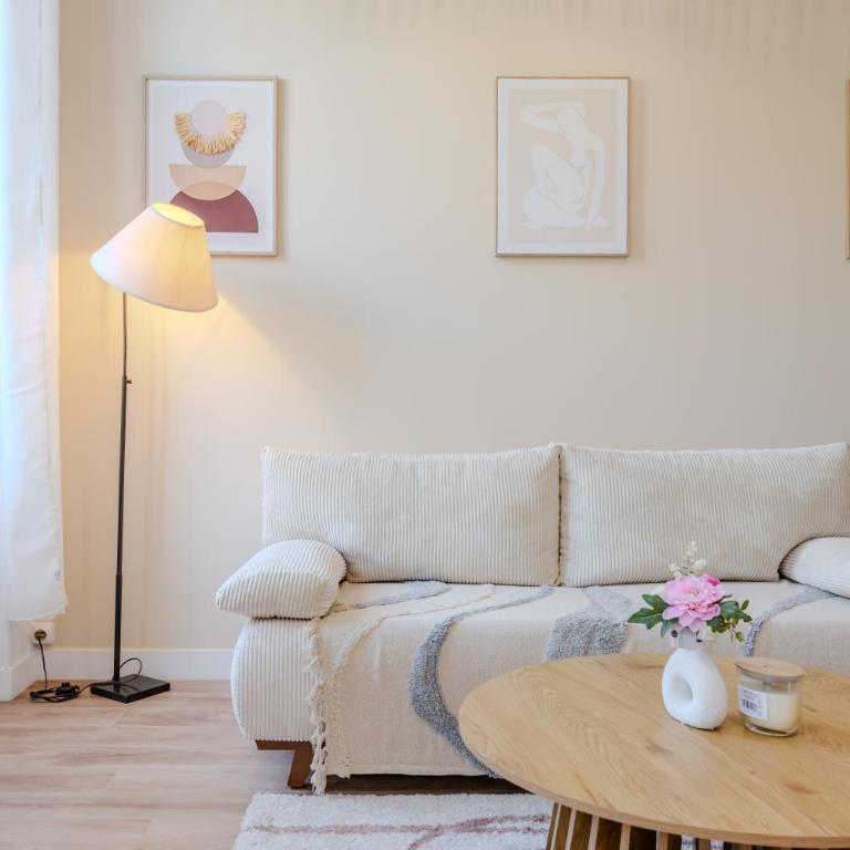 Modern and Bright 2-Room Apartment in City Center - Appartement 1 Chambre - 9