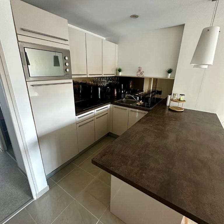 Grand Studio avec terrasse, piscine et parking privé - Monolocale - 3