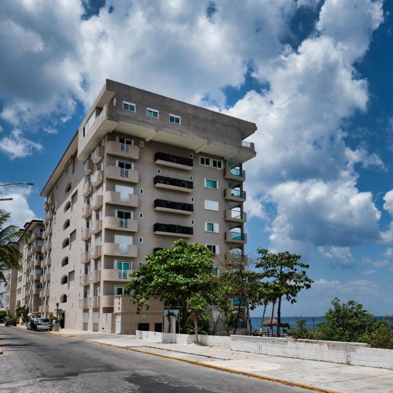 Oceanfront Luxury -4-King Suites Dive Pick Ups-Walk to Dining & Shops - Apartamento - 32