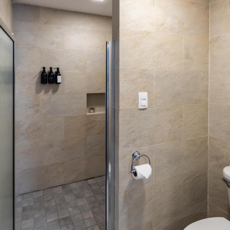 Oceanfront Luxury -4-King Suites Dive Pick Ups-Walk to Dining & Shops - Apartamento - 11