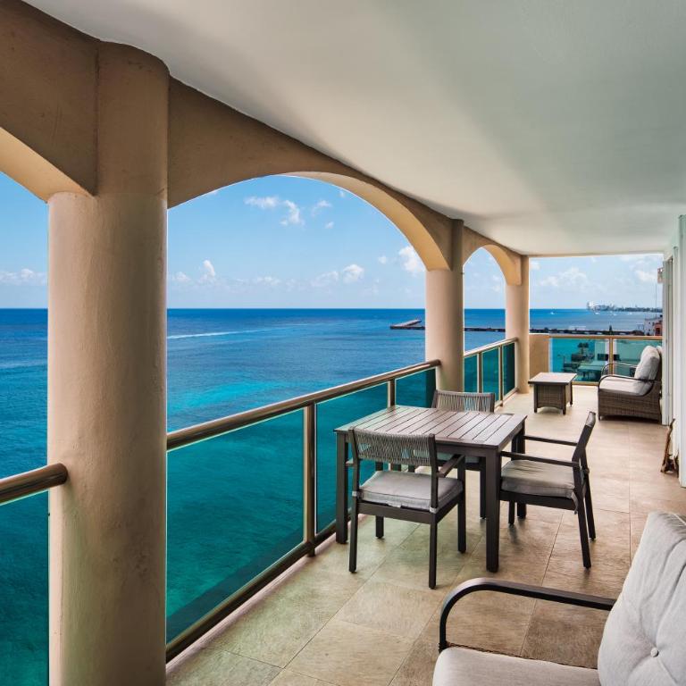 Oceanfront Luxury -4-King Suites Dive Pick Ups-Walk to Dining & Shops - Apartamento - 24