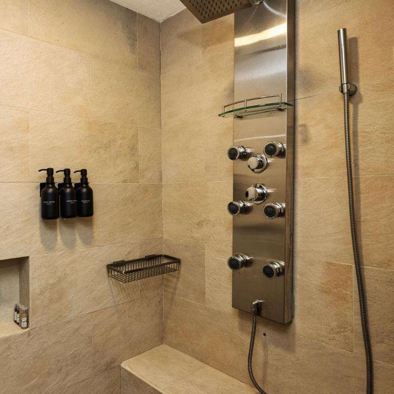Oceanfront Luxury -4-King Suites Dive Pick Ups-Walk to Dining & Shops - Apartamento - 16