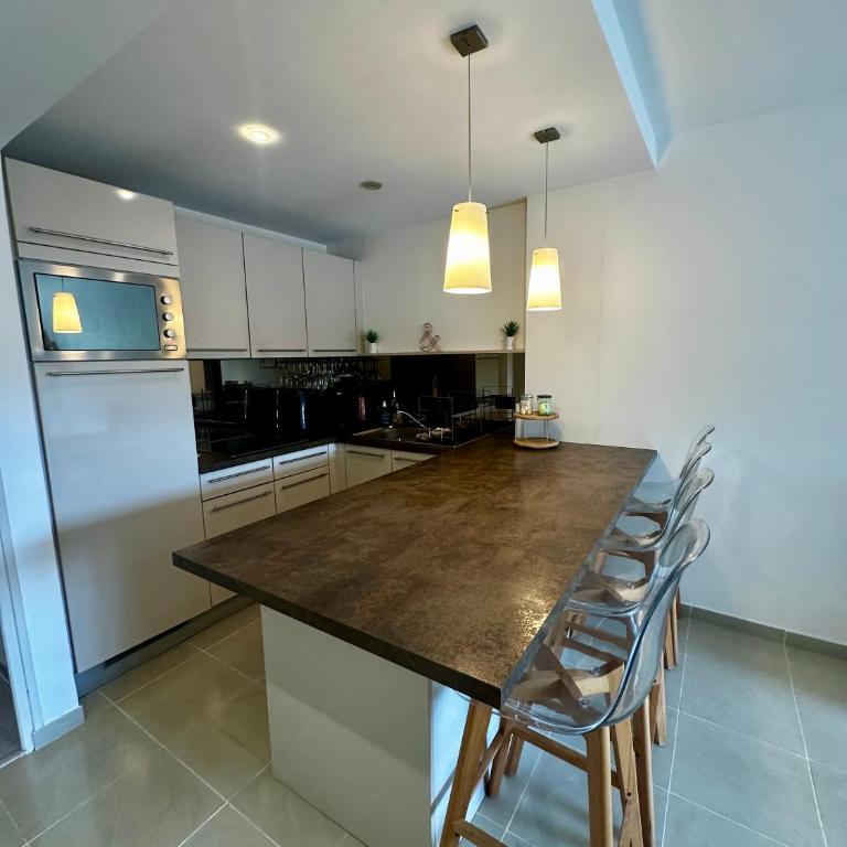 Grand Studio avec terrasse, piscine et parking privé - Monolocale - 11