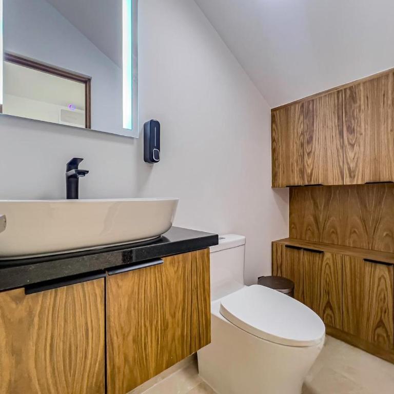 Casa Delfines, 2Br home in quiet neighborhood 10 min from downtown - Two-Bedroom Apartment - 9