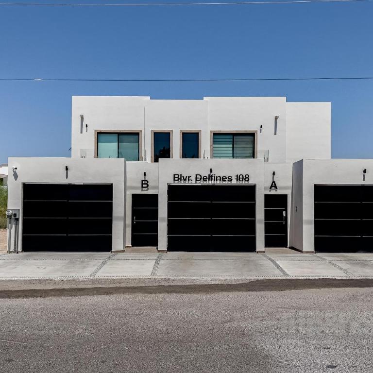 Casa Delfines, 2Br home in quiet neighborhood 10 min from downtown - Two-Bedroom Apartment - 19