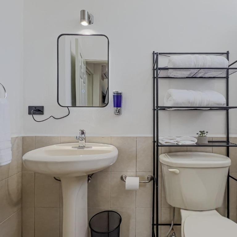 Casa Balandra 2BR home downtown LPZ walk everywhere - Two-Bedroom Apartment - 3