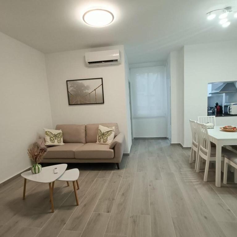 Habitaciones VIP en Vivienda Compartida, Muy Céntricas, Ruzafa Centro, Bonitas y Tranquilas - Double Room with Balcony - 14