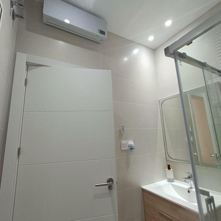 Habitaciones VIP en Vivienda Compartida, Muy Céntricas, Ruzafa Centro, Bonitas y Tranquilas - Double Room with Balcony - 37