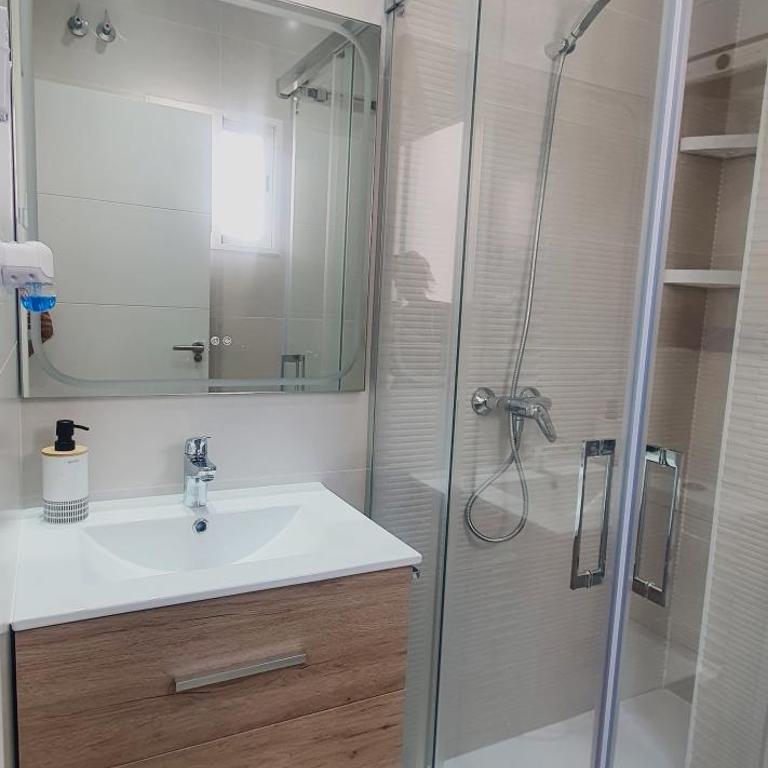 Habitaciones VIP en Vivienda Compartida, Muy Céntricas, Ruzafa Centro, Bonitas y Tranquilas - Double Room with Balcony - 34