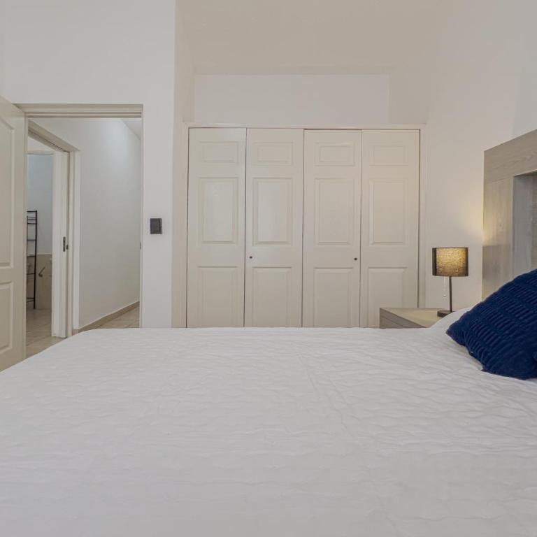Casa Punta Arena 2BR home downtown LPZ blocks from beach - Two-Bedroom Apartment - 3