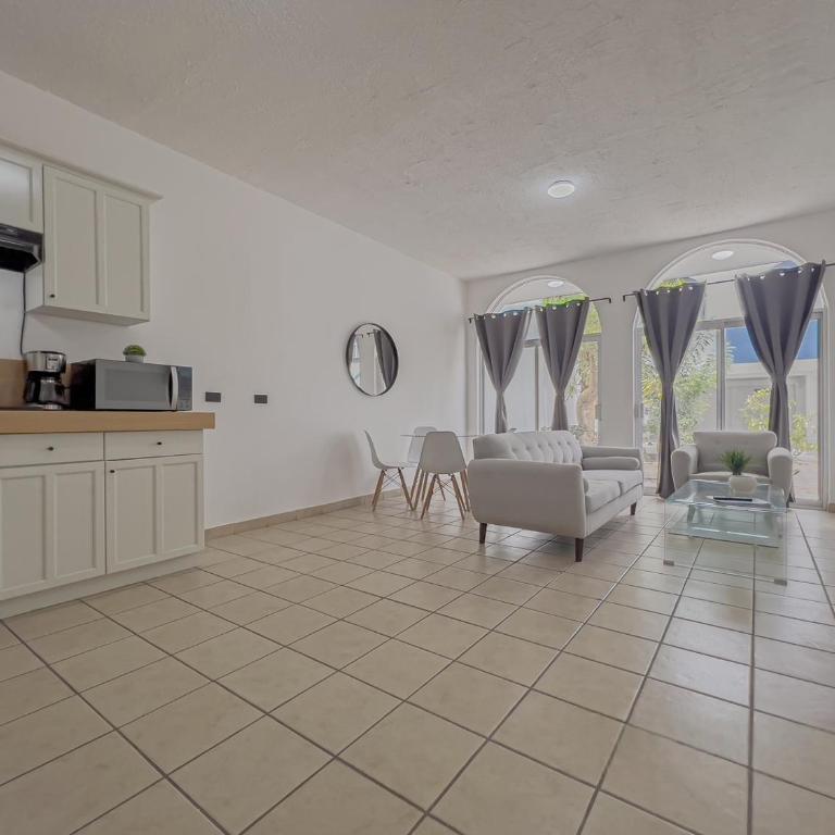 Casa Punta Arena 2BR home downtown LPZ blocks from beach - Two-Bedroom Apartment - 2