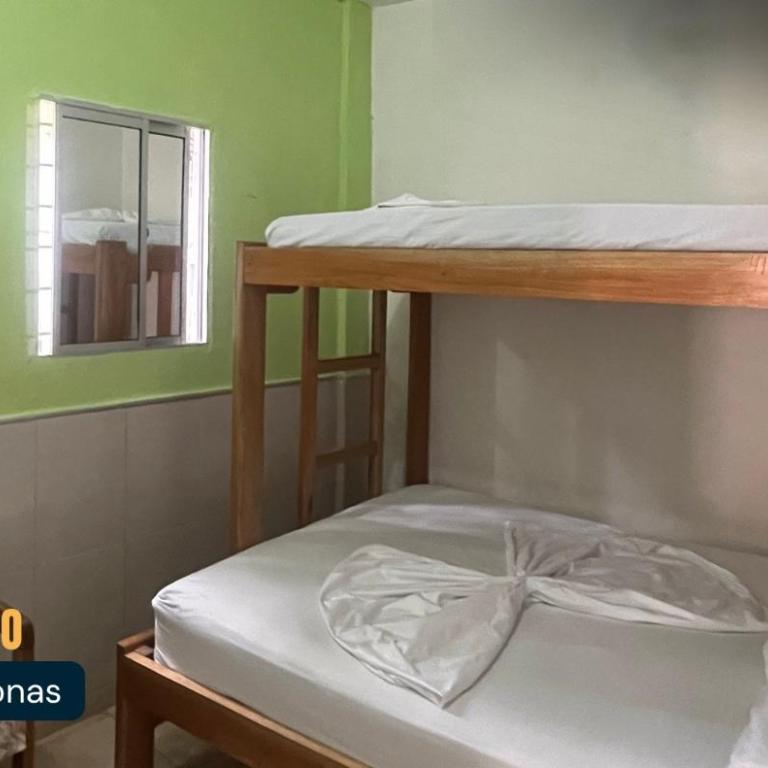 Hotel Casa Costa - Habitación Familiar con baño privado - 9