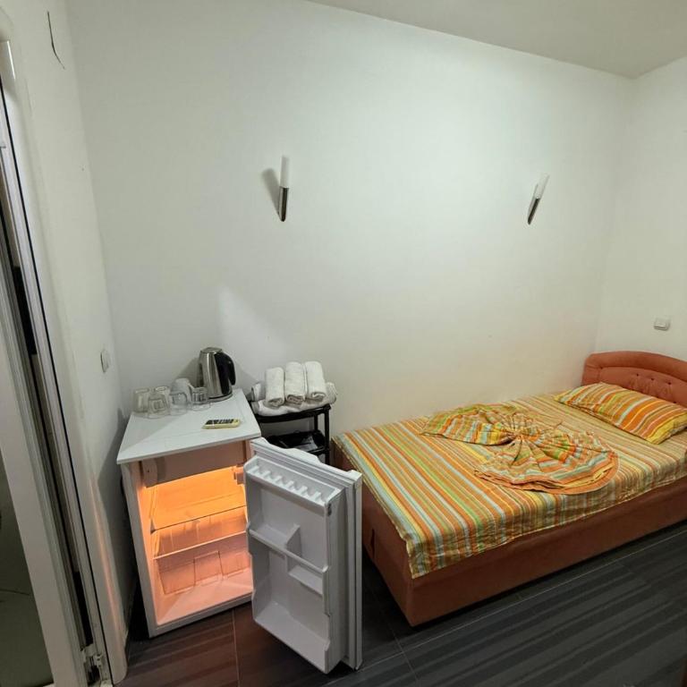 Accommodation Royal Azur - Budget Triple Room - 9