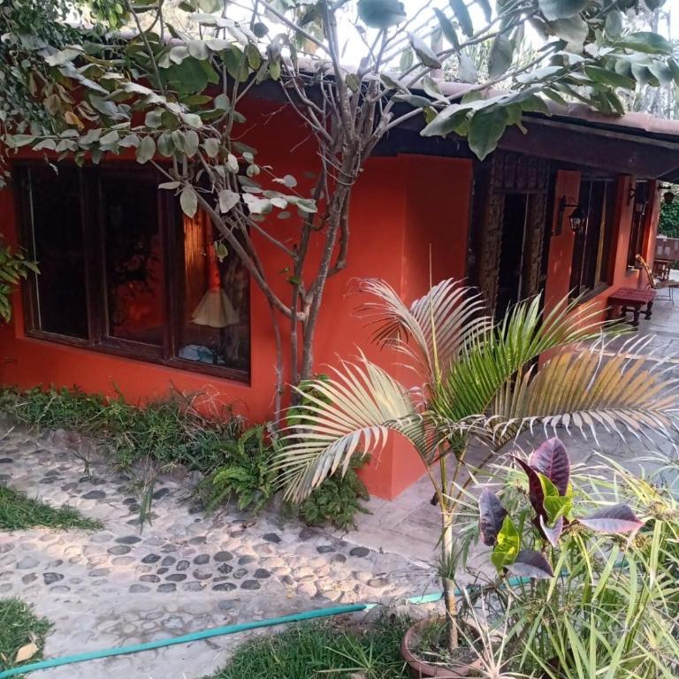 Rustic House, Pool, Grill, Game Area, Campfire Area - Four-Bedroom House - 8