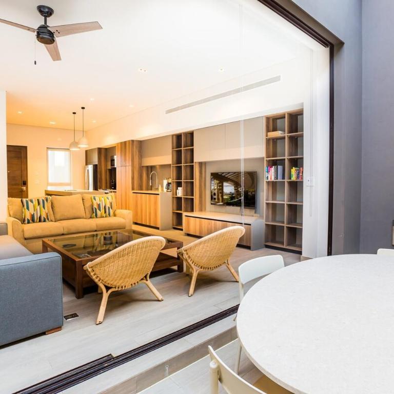Casa Marina on Top of Puerto Paraiso Mall! - Apartamento de 2 dormitorios - 35