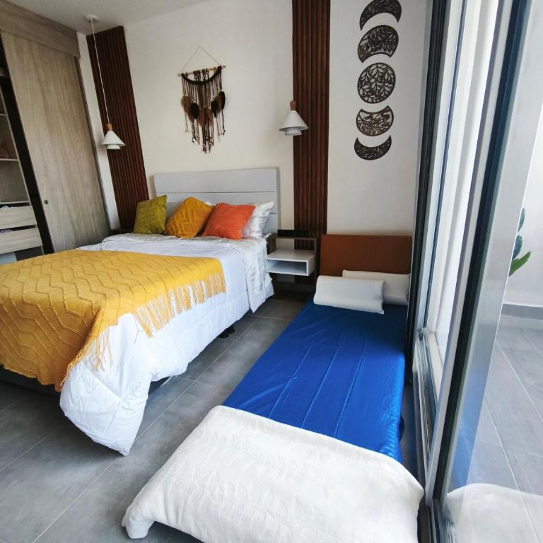 Modern suite steps from the sea - One-Bedroom Apartment - 4