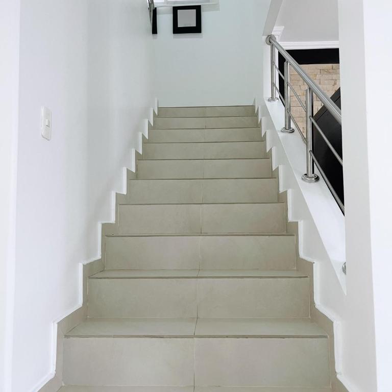 Casa con piscina, zona BBQ y seguridad privada - Villa - 2