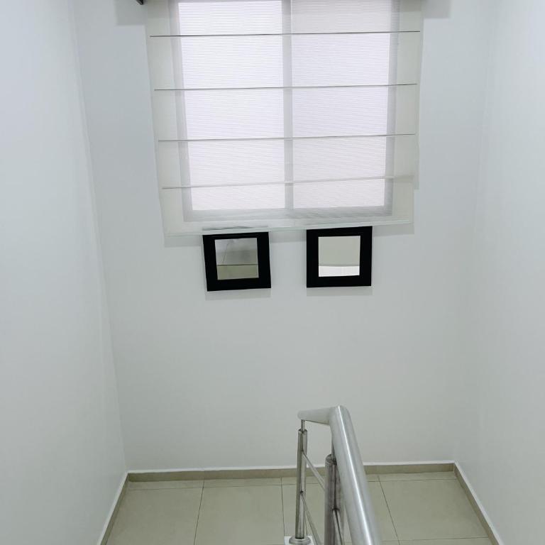 Casa con piscina, zona BBQ y seguridad privada - Villa - 24