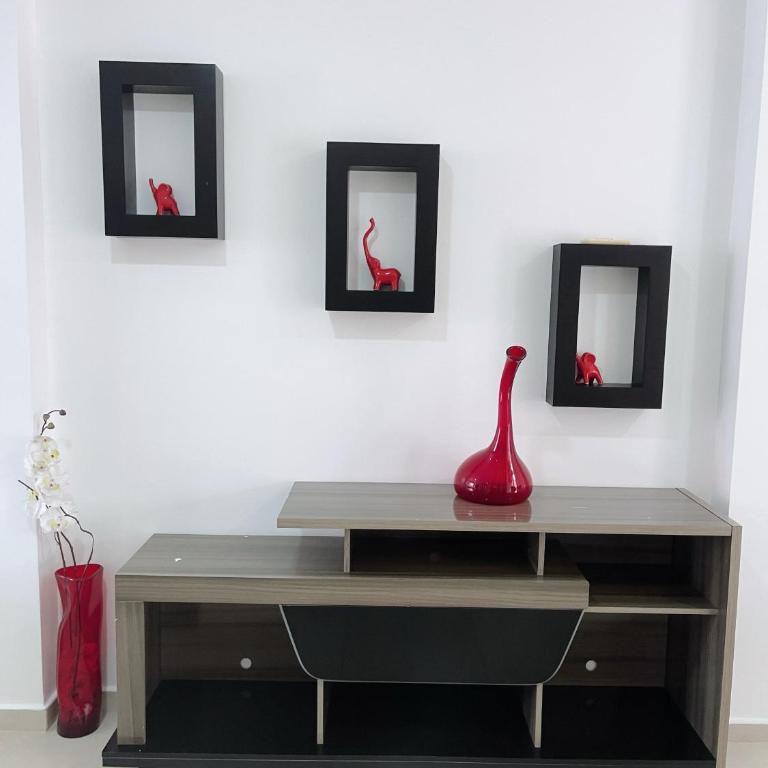 Casa con piscina, zona BBQ y seguridad privada - Villa - 26