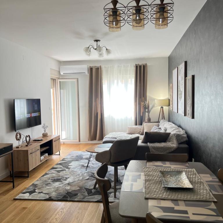White Homes Apartments • Central Point - Deluxe One-Bedroom Apartment - 5