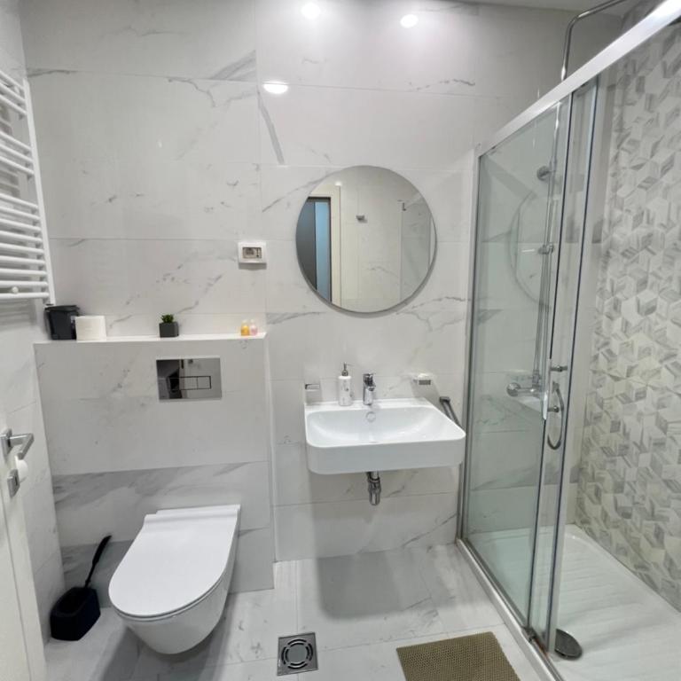 White Homes Apartments • Central Point - Superior Apartment - 25