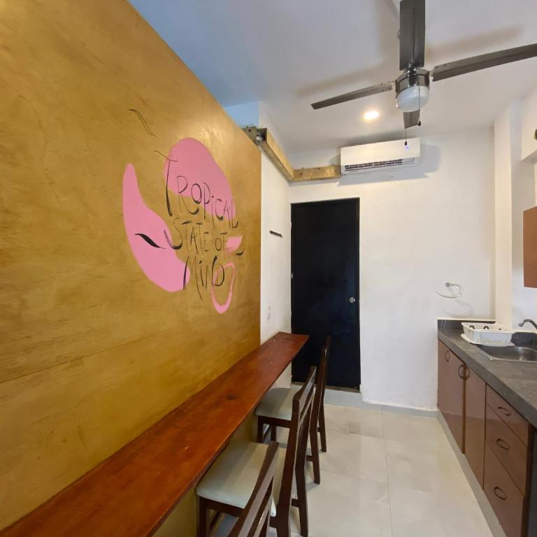Maui Hostels Playa del Carmen - Bed in 8-Bed Female Dormitory Room - 2