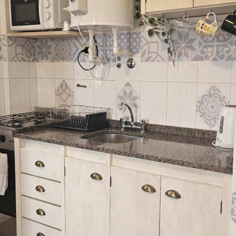Dpto para 2 personas con cochera, EXCELENTE UBICACIÓN! - Apartamento - 6