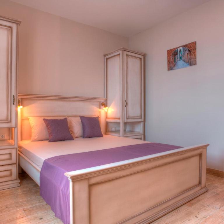 Piazza Apartments 1 - Deluxe Studio - 6