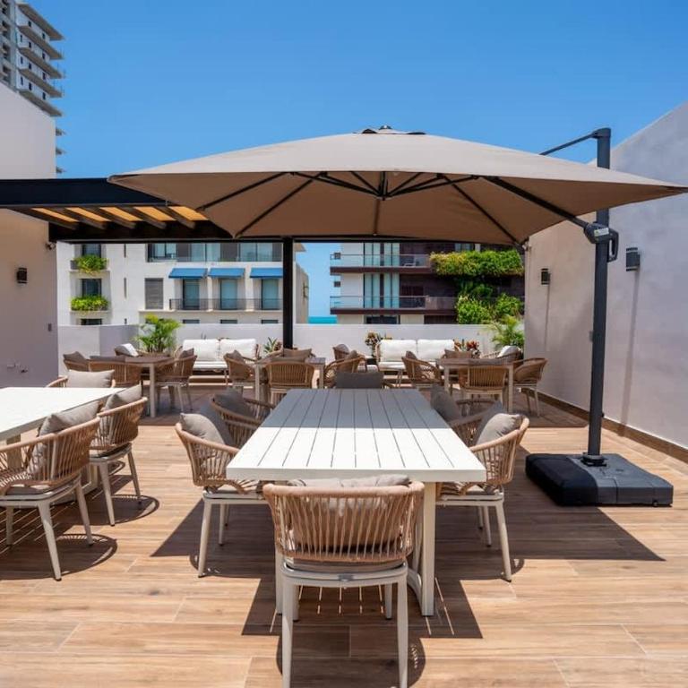 Luxury Penthouse with Private Rooftop - Apartment - 45