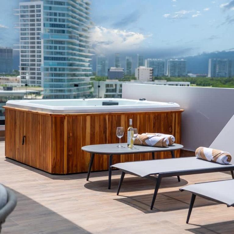 Luxury Penthouse with Private Rooftop - Apartment - 23