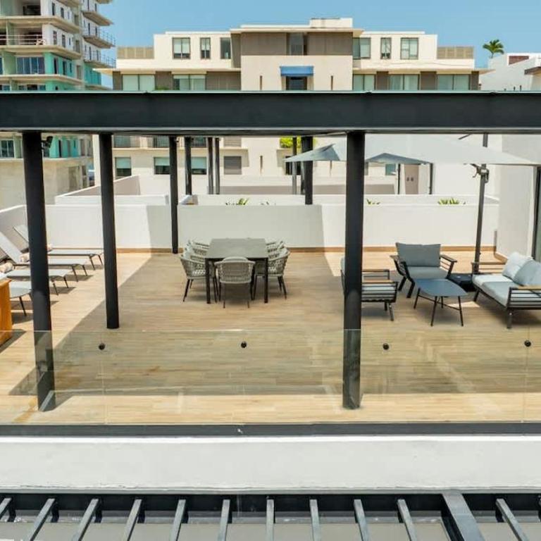 Luxury Penthouse with Private Rooftop - Apartment - 25