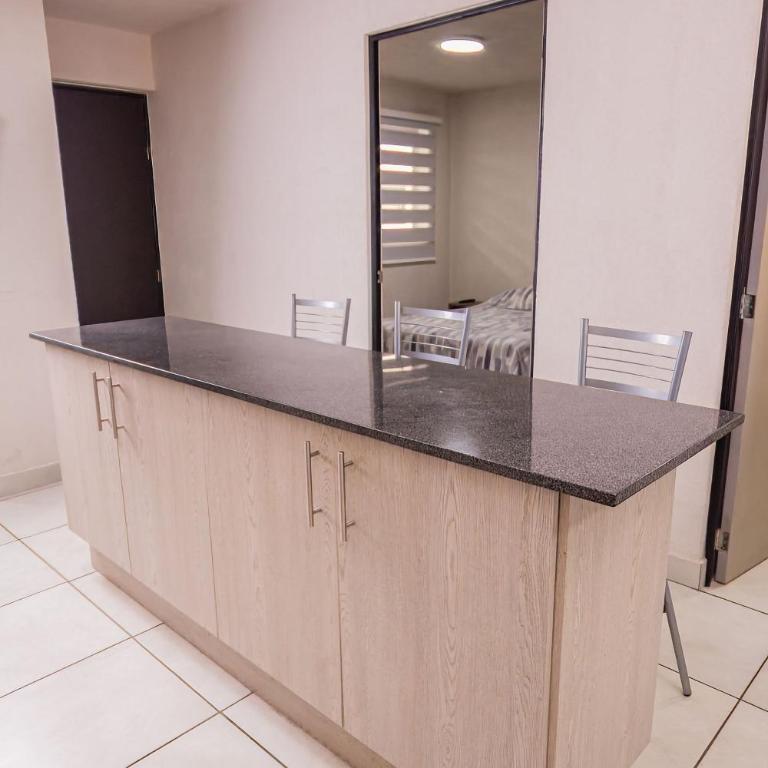Alojamiento céntrico cerca de H. Civil, CUCS, IMSS - Apartamento - 27