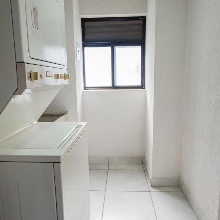 Alojamiento céntrico cerca de H. Civil, CUCS, IMSS - Apartamento - 48
