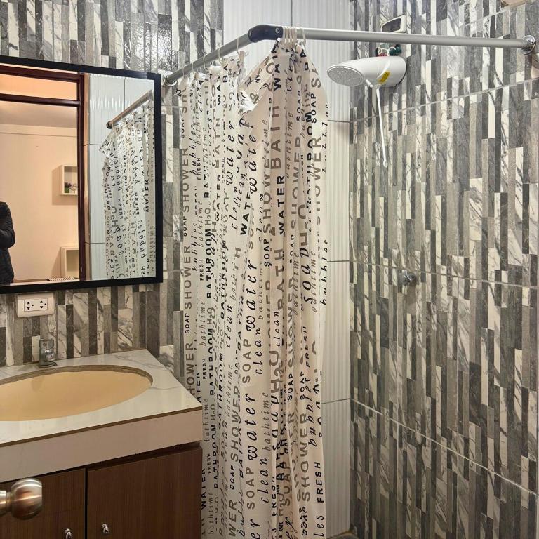Depto en 1re piso independiente - Apartamento de 1 dormitorio - 12